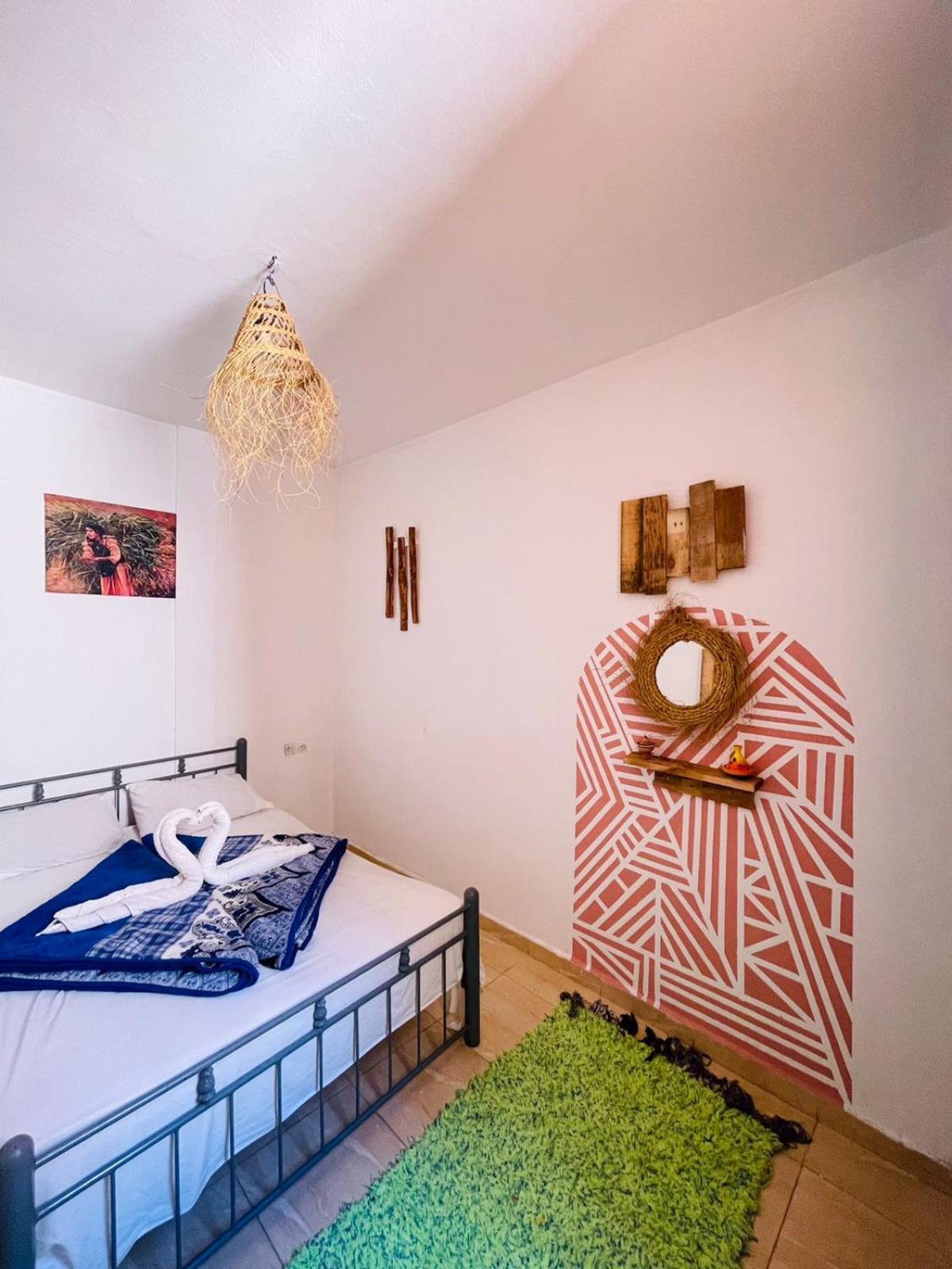 Sunrise Hostel ทากาเซาท์ ภายนอก รูปภาพ