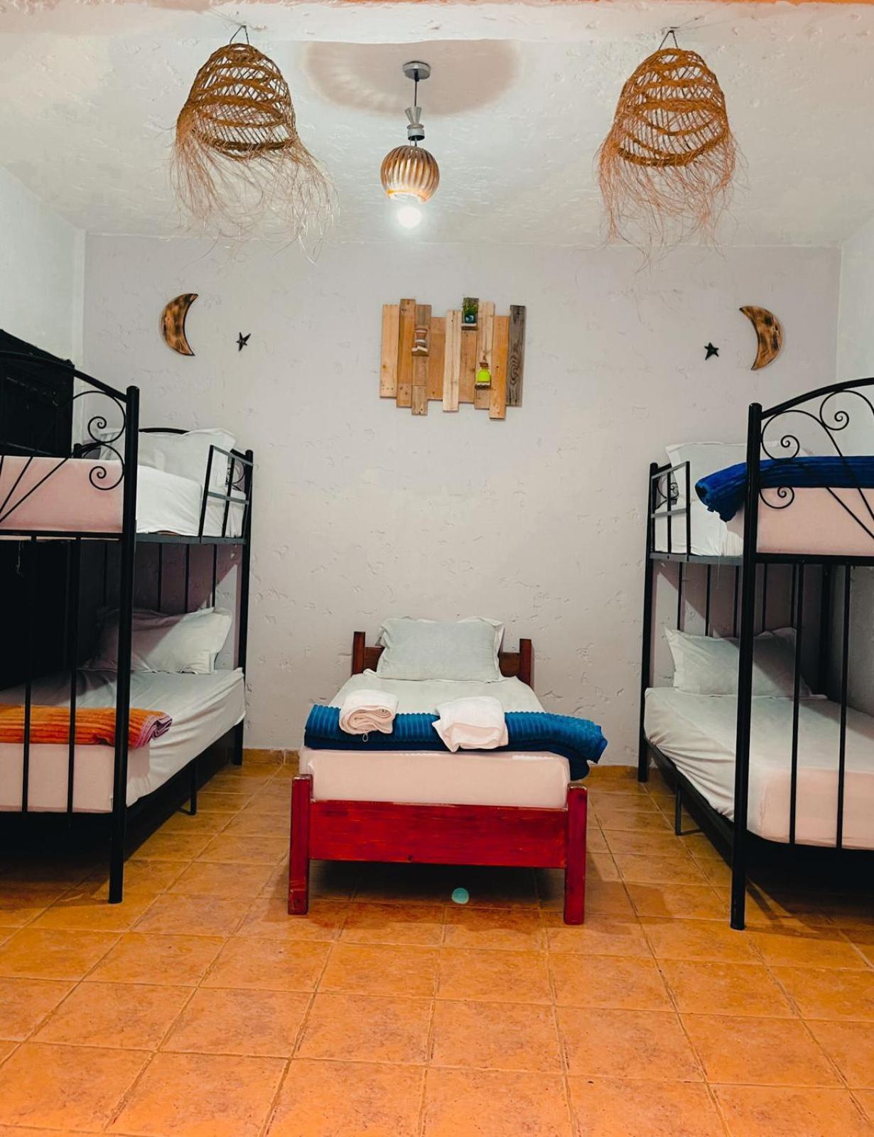 Sunrise Hostel ทากาเซาท์ ภายนอก รูปภาพ